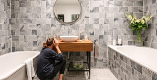 Укладка плитки в ванной: как сделать всё правильно и без лишних хлопот