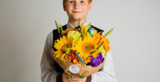 Какой букет цветов подарить учителю?